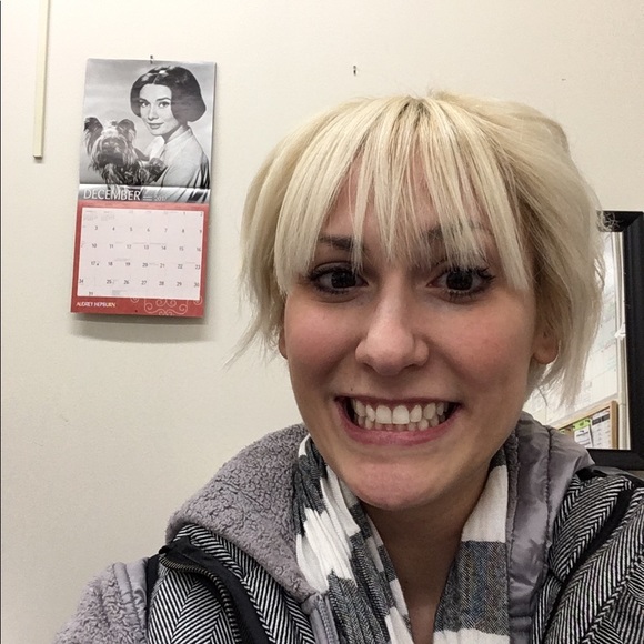 Meet your Posher, Deneen - Picture 2 of 3